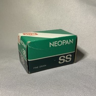 Fuji Neopan SS 100 - (Roll Film 35mm Black and White/)