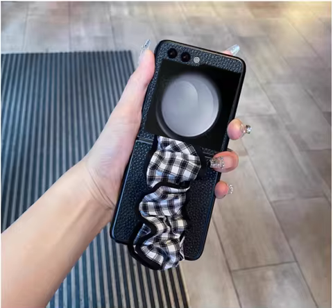 Fashion scarf wrist strap Case For Samsung Galaxy Z Flip7 Case Z Flip6 Flip5 Flip4 Flip3 Flip FE Xia