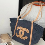 Chanel • 稀有丹寧牛仔花瓣大Logo托特包