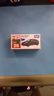 Tomica 28號 Tesla Model Y 玩具車