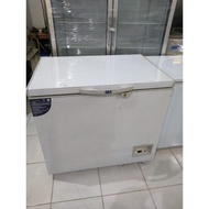 Freezer Box Merk Gea Kapasitas 300 Liter