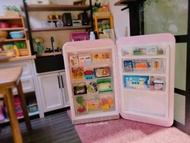 合Re-ment 廚房食玩 1/6 娃用 迷你 雪櫃 冷蔵庫 Pink Refrigerator 復古懷舊款 粉紅色 合Re-ment 食玩 森林家族 OB11 人偶 廚房場景 玩具