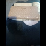 米色Coach長夾 ✨