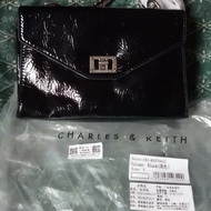 TAS CHARLES &amp; KEITH GLOSSY HITAM