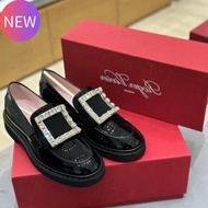 Roger Vivier 女款Viv Rangers 鑽釦樂福鞋 增高4.5公分 黑色 IT 35/35.5/36/36.5/37/37.5/38/39《2024季度 》