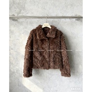 Premium FurJacket with compact form and luxurious high neck Chateau Fur Coat Jeace Studio AK74
