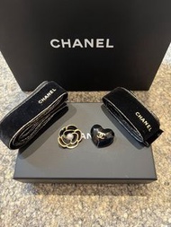 💕 Chanel 聖誕包裝 黑色 心心 扣 山茶花 絨布 絲帶  可改裝為 髮圈 頭飾 胸針 吊墜 禮物 24C 24P