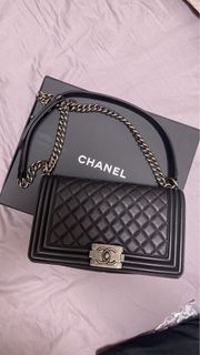 Chanel boy 25