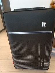 it IT super light weight suitcase , World's Lightest 英國超輕留學行李喼行李箱皮喼