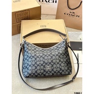 C0ACH Kochi Laurel Hobo bag Coach Classic Moon Bag，It has a slightly larger capacity than an underar