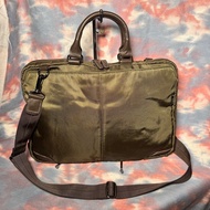 90% new agnes b zippers 2way briefcase olive green 軍綠色拉鏈兩用斜揹袋 返工袋 電腦袋 側揹袋 公事包