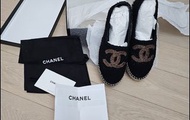Chanel 黑色雙C Logo 草編鞋