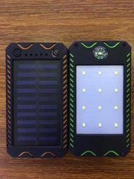 三防多功能太陽能充電寶 雙USB介面8000mah大容量帶露營燈指南針移動電源 行動電源 戶外必備