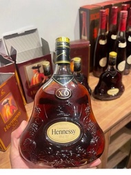 700ml 90年代舊版金頭白瓶XO 軒尼詩hennessy，酒、洋酒、威士忌、白蘭地（Brandy）、軒尼詩（Hennessy），馬爹利（Martell），麥卡倫（Macallan），香槟 ，人頭馬