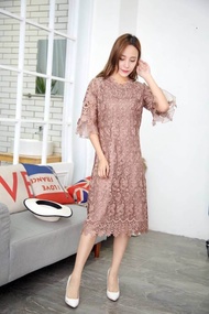 FON ชุดเดรสลูกไม้คอกรม แขนกระดิ่งแต่งผ้าแก้ว มีไซร้รอบอก38-46#B9898-1