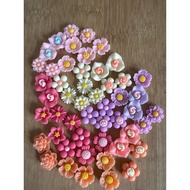 RM4.50/50 pieces : TF-601 - Resin - Bunga - Flower - 1.3 cm to 1.5 cm