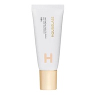 HOURGLASS Veil Hydrating Skin Tint 35ml. วีล ไฮเดรติ้ง สกิน รองพื้น ทินท์ เนื้อบางเบา