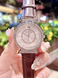 SWAROVSKI นาฬิกาข้อมือสตรีหรูหราของแท้,สายรัดข้อมือควอตซ์เพชรกันน้ำกันเหงื่อสายรัดนาฬิกาหนังสำหรับปาร์ตี้ที่สร้างอารมณ์ขั้นสูงสร้อยข้อมือของขวัญวันสำหรับคน