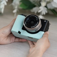 適用機型SONY ZV-E1 手掌紋皮革相機底座皮套