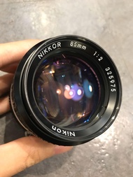 98%新 Nikon Nikkor 85mm f/2 AIS 大光圈 人像鏡 合F3 FM2