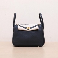 HERMES(愛馬仕) Lindy 26 89黑色 TC皮 Z刻 金扣