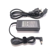 Fujitsu 19V - 3.42A Laptop Adapter