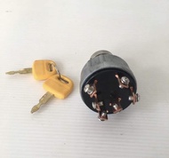 เบ้าสตาร์ท+ กุญแจ โกเบ KOBELCO SK60-3 SK100-3 SK120-3 SK200-3 SK60-5 SK100-5 SK120-5 SK200-5 SK200-6