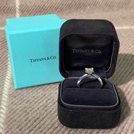 Tiffany1 克拉方鑽戒指 52 號，主鑽 1.08 克拉，i 色，vvs2