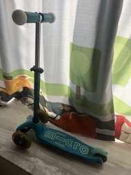 Micro Mini閃燈滑板車
