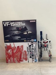 Bandai DX Chogokin VF-1S Strike Valkyrie