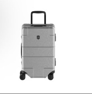 Victorinox 行李箱