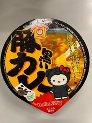 全新收藏品2003年Hello Kitty䐁肉杯麵公仔