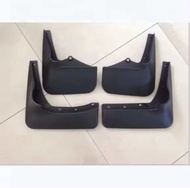 ยางบังโคลน หน้า หลัง รถตู้ หัวจรวด Toyota Hiace LH112 125 172 184 HIACE หัวจรวด ผลิตจาก PE เกรดคุณภา