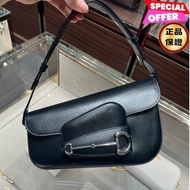 🎁夏季折扣倒數🎁Gucci 764155 Horsebit 1955 皮革斜角肩背包 黑色