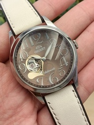 Orient Japan (Automatic) นาฬิกาผู้หญิง ลายหัวใจ สายหนังแท้สีขาว รับประะกัน