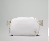 Lululemon 腰包1L 有字多色
