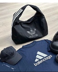 外國預訂 Adidas 3 Stripe 防水男款腋下包 配零錢包