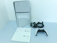 二手 PS5 遊戲機（無包裝盒），帶光碟機的型號 CFI-2000，版本 26.04-13.42.00.00。