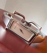 GUCCI古馳.原裝不鏽鋼錶帶.原裝龍頭.不鏽鋼外殼.石英女錶