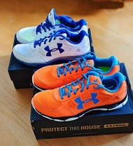 UNDER ARMOUR 跑鞋