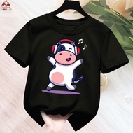( Km ) Children's t-shirt with the image of a dairy cow listening to music (Boys and girls). T-shirt