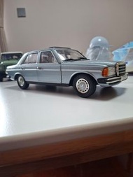 Mercedes-Benz 230 E 模型車