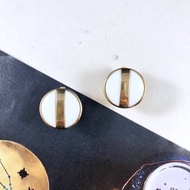 復古 80 年代雅芳白色琺瑯金夾耳環