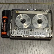 Sony WM-GX674 索尼20周年紀念版。高級正常可以用(已經換過全新進口皮帶)。已經改為透視窗磁帶錄播放機。跟機可以送回原裝機蓋。也有收音機功能。包沒蓋電池盒。相中磁帶是試機用的不包括在內。可