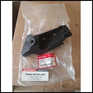 RIGHT GRILL BRACKET Kiri HRV 