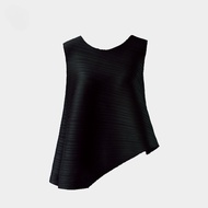 Miyake Pleated Vest Sleeveless Stretch Design IM33PP8888A