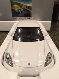原廠 Porsche Panamera 4S 白色 絕版品 全開精細版 1/18