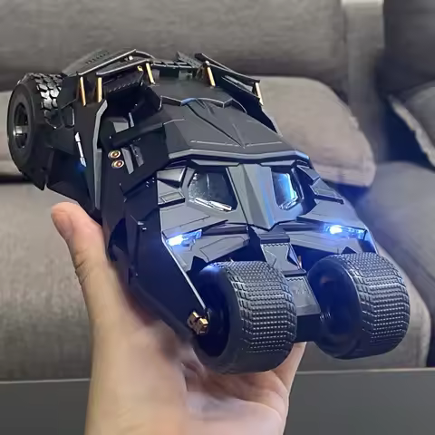 1:24 Batmobile Tumbler Alloy Die Casting Truck Model Sound & Light Start Sprayable Childrens Toys Bi
