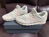 New Balance 996