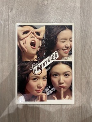 親筆簽名絕版舊版 薛凱琪 Fiona Sit 2005年 第3隻個人專輯 Funny Girl Funnygirl CD+VCD 前菜 小黑與我 男孩像你 拒絕畢彼特 快樂到天亮 我想留低 瞬間轉移 